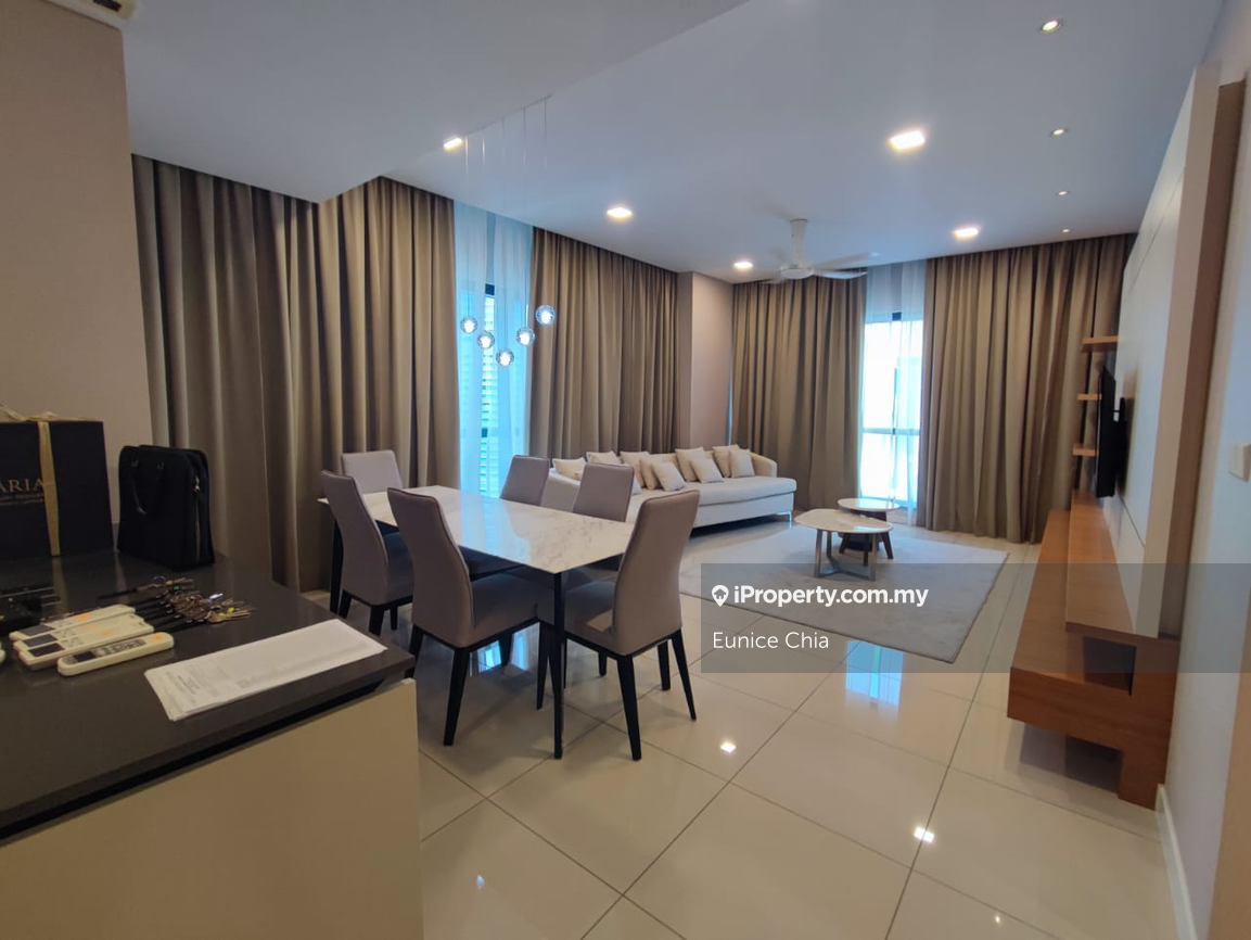 Klcc view , Fully Furnished  ready to move in, walking to MRT station 