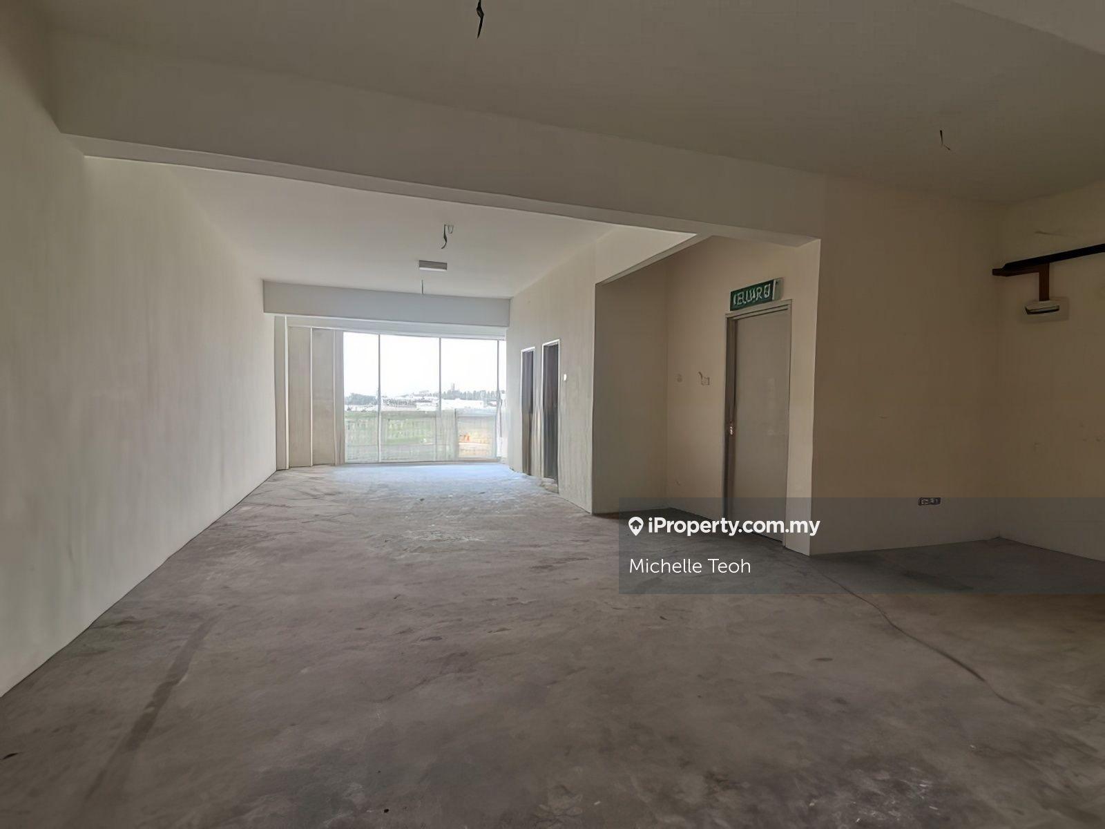 Hot Location - Rent Ground Floor Shoplot, Kota Damasara, Selangor