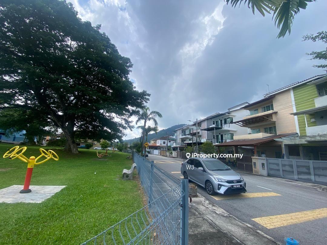 2.5 storey Semi D, At Taman Bukit, Facing to playground