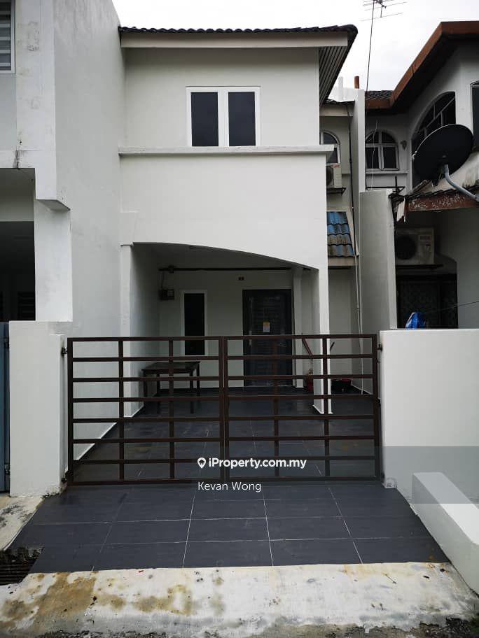 Taman Sri Gombak Fasa 10 Landed House Facing Empty Extra Parking