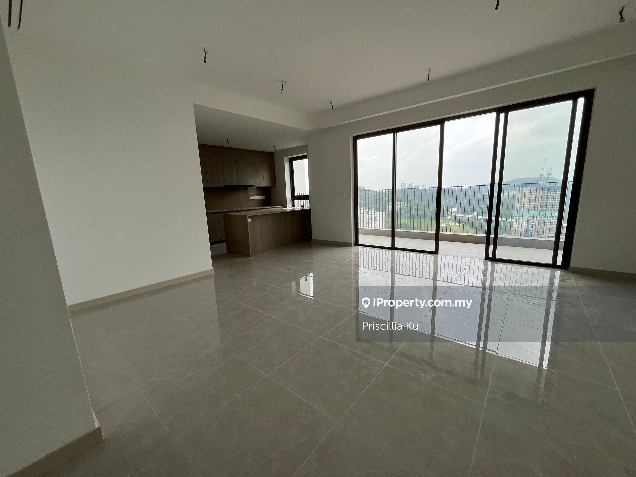 High floor quiet facing 3 plus 1 bedroom 
