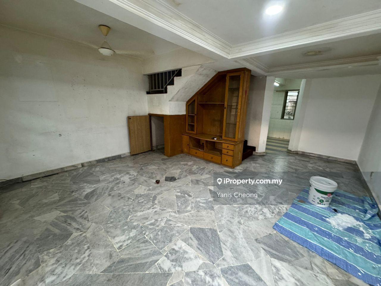 Menjalara 62b, Kitchen Extended, Freehold, Good Location