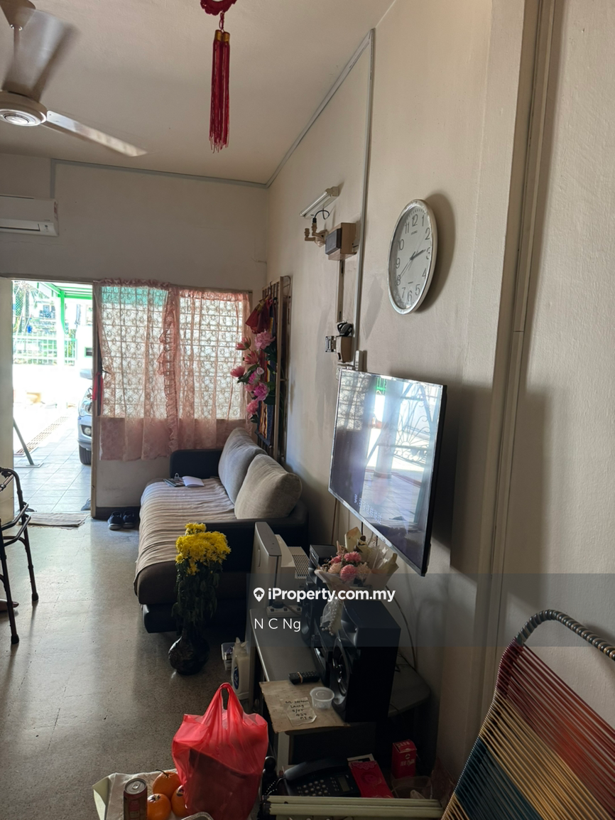 Strategic and Cozy Location in Seksyen 5 PJ