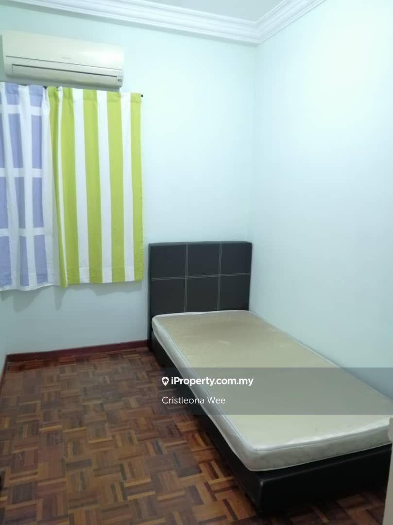 Single Room @ Vista Magna