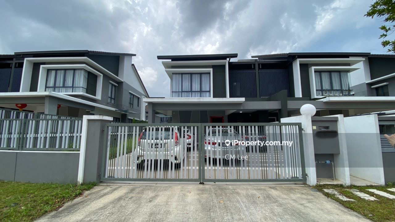 Hemingway Semi-D Fully Furnished For Sale