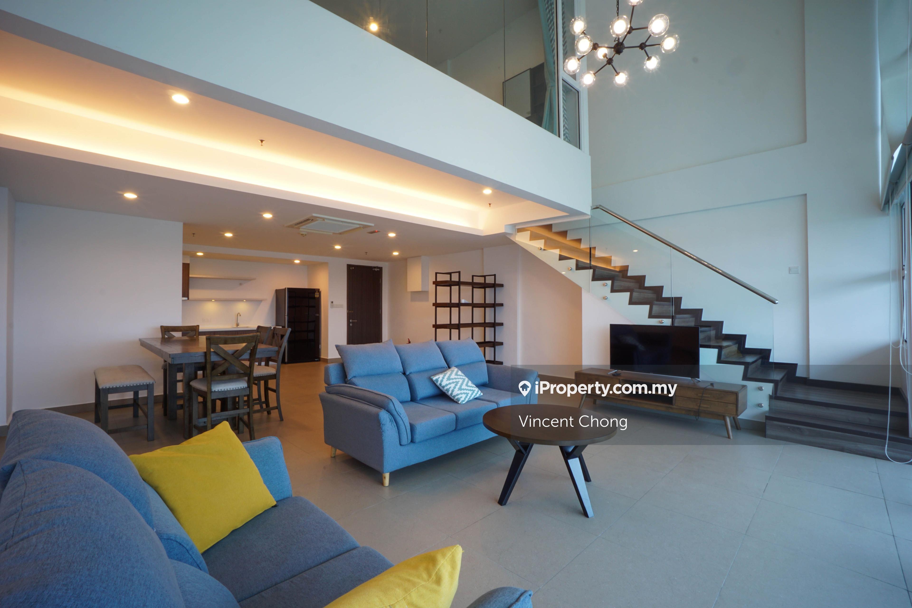 30% Below Market Value Sea View Top Floor Unit @ Spinnaker Suite