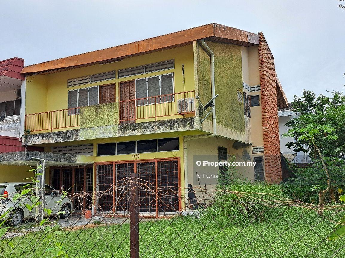 Semi-D house for Sale