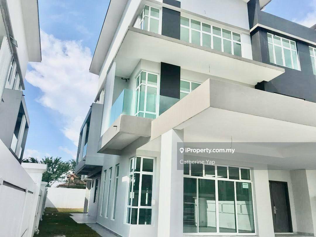 Taman Mutiara Bestari Skudai Johor Three Storey Seni-D House for Sale