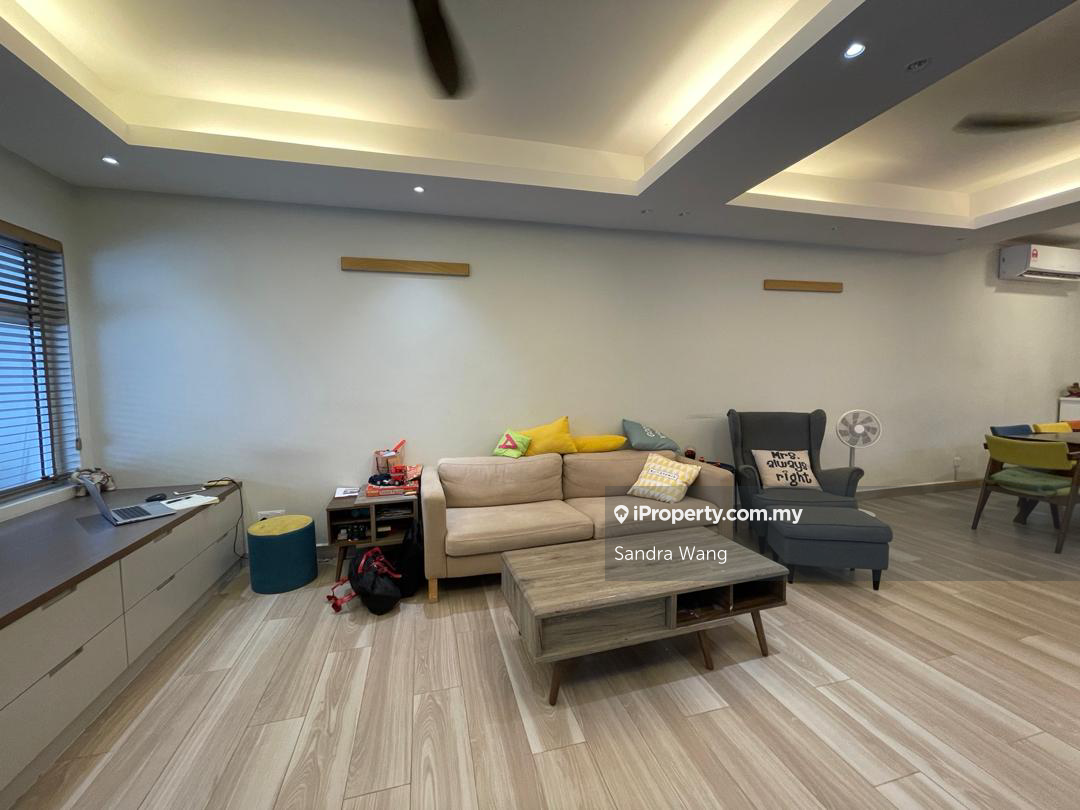 Nice renovated house (Park Direction )