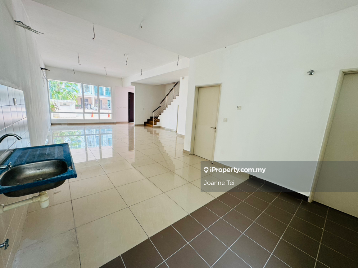 Terrace house for Sale