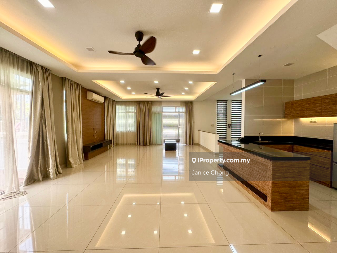Nusa Idaman Semi D Renovated