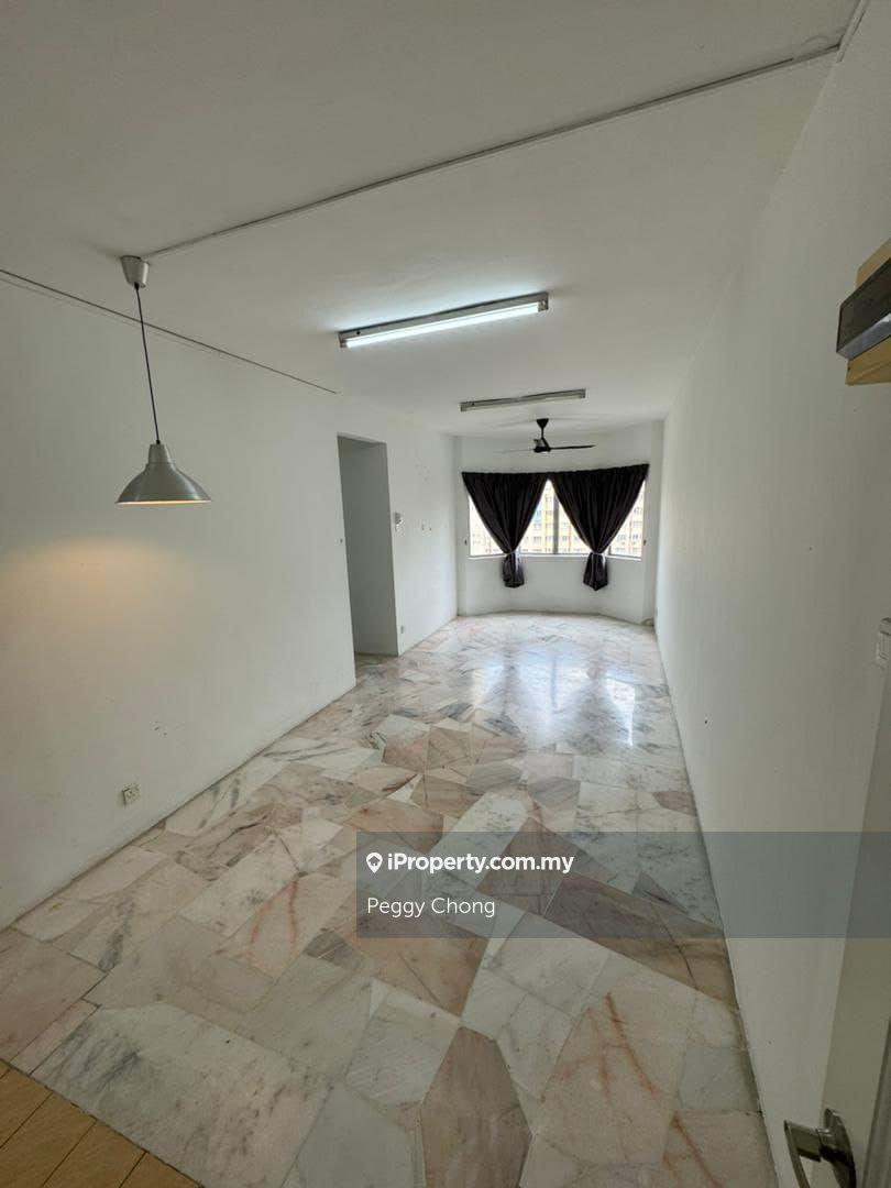 Desaminium Flora @ Unit For Sale @ Bare Unit