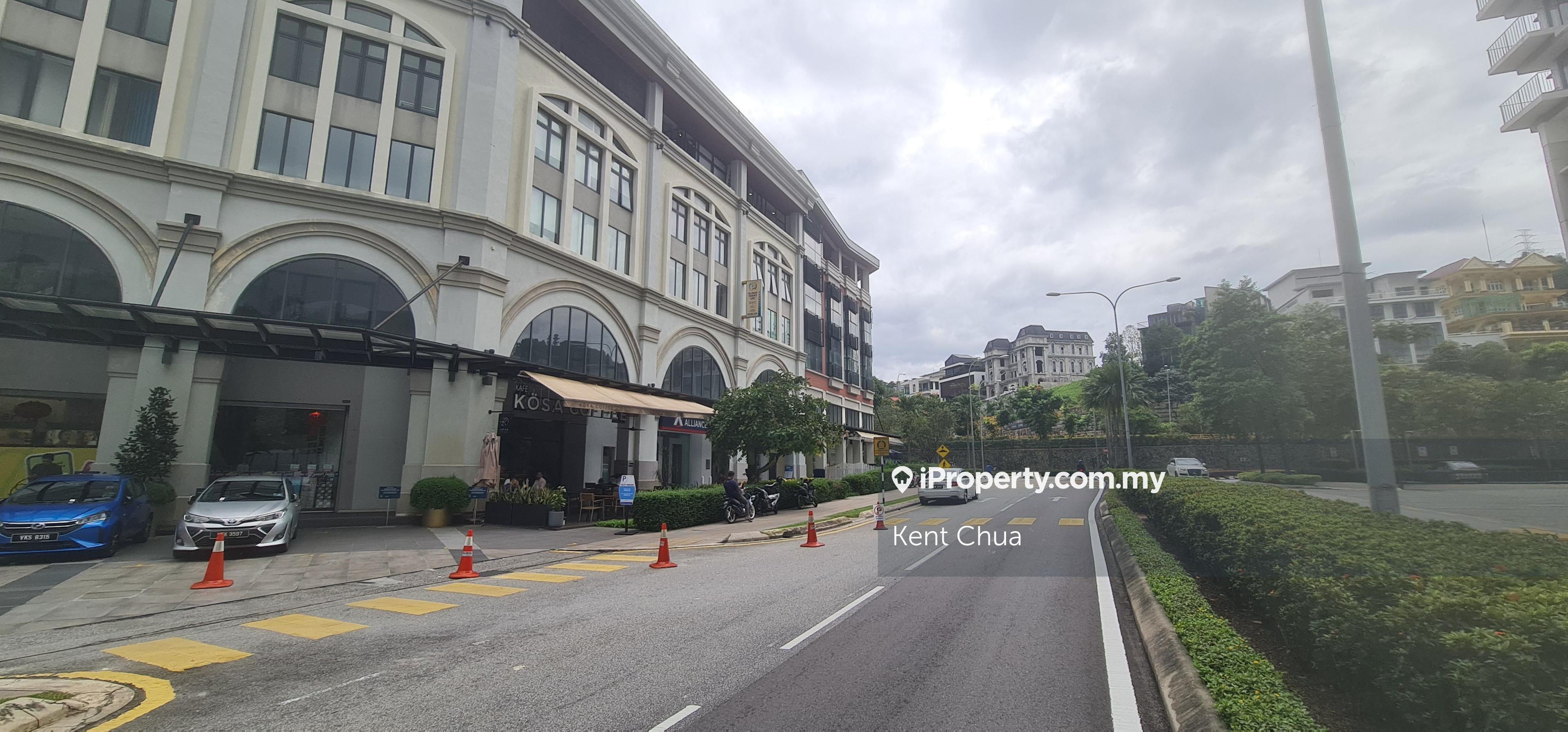 Limited ground floor 1.5sty shop for sale! Slightly below market price