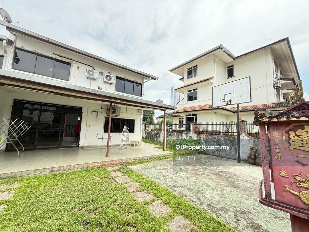 Taman Pelangi 2-Storey End Lot For Sale