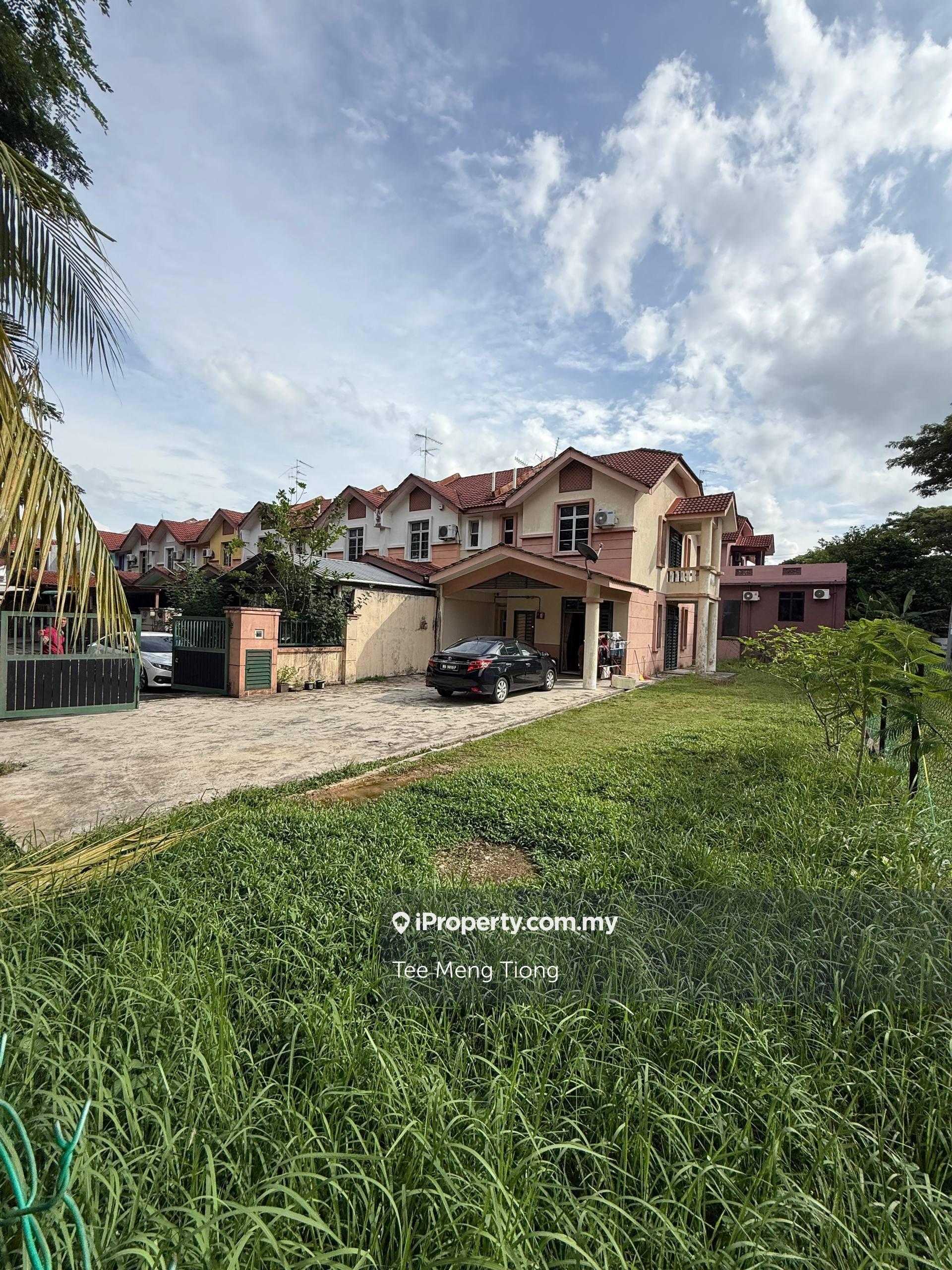 Sierra perdana 2 storey corner lot for sales