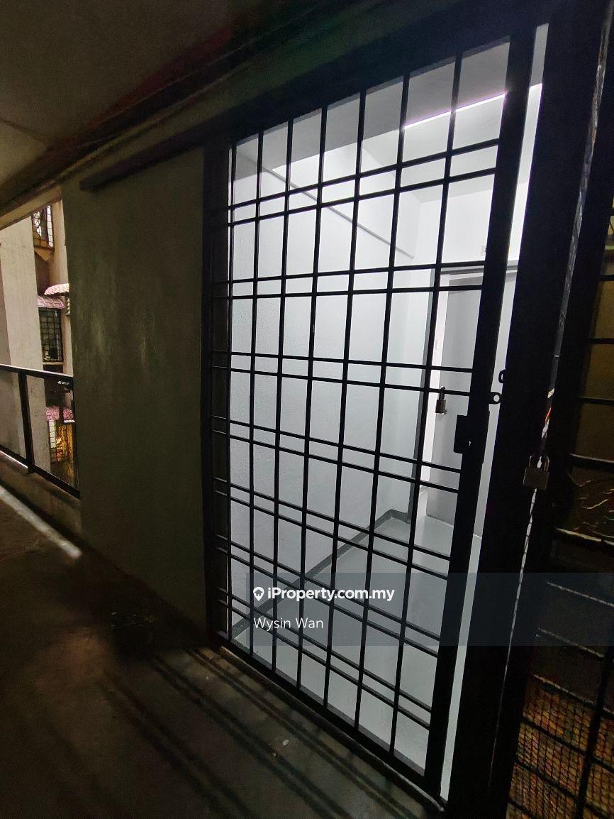 Apartment for rent 3 rooms & 2 bathrooms