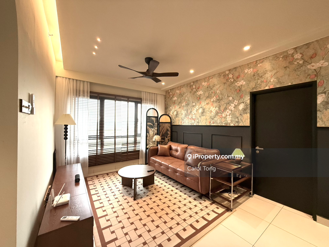 Brand new high floor unit