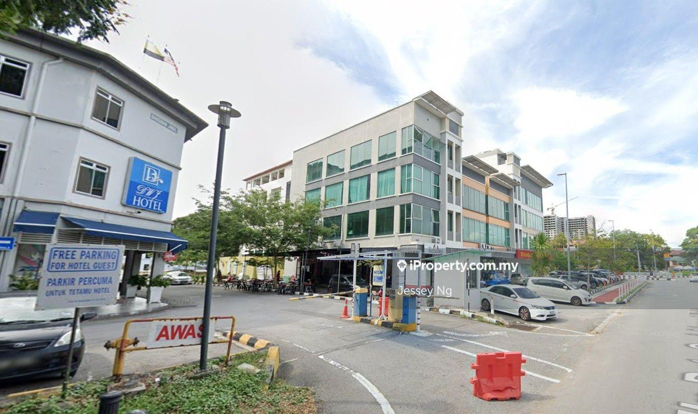 3 Sty shoplot in greentown business center