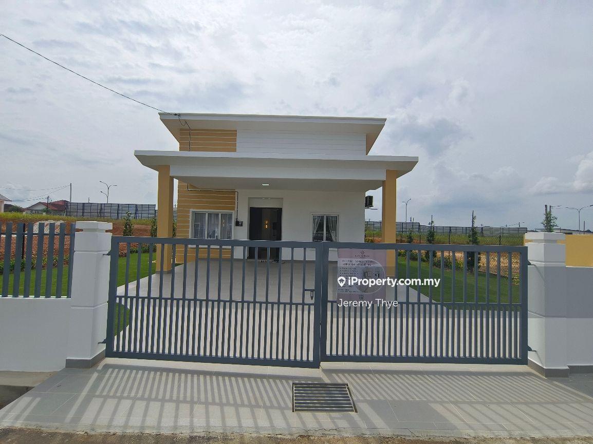 Kluang Taman Sri Lambak Single Storey Bungalow House