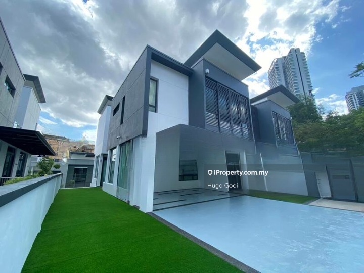 Rare Spacious Semi-D with Ample Parking Space, 24 Hrs Security