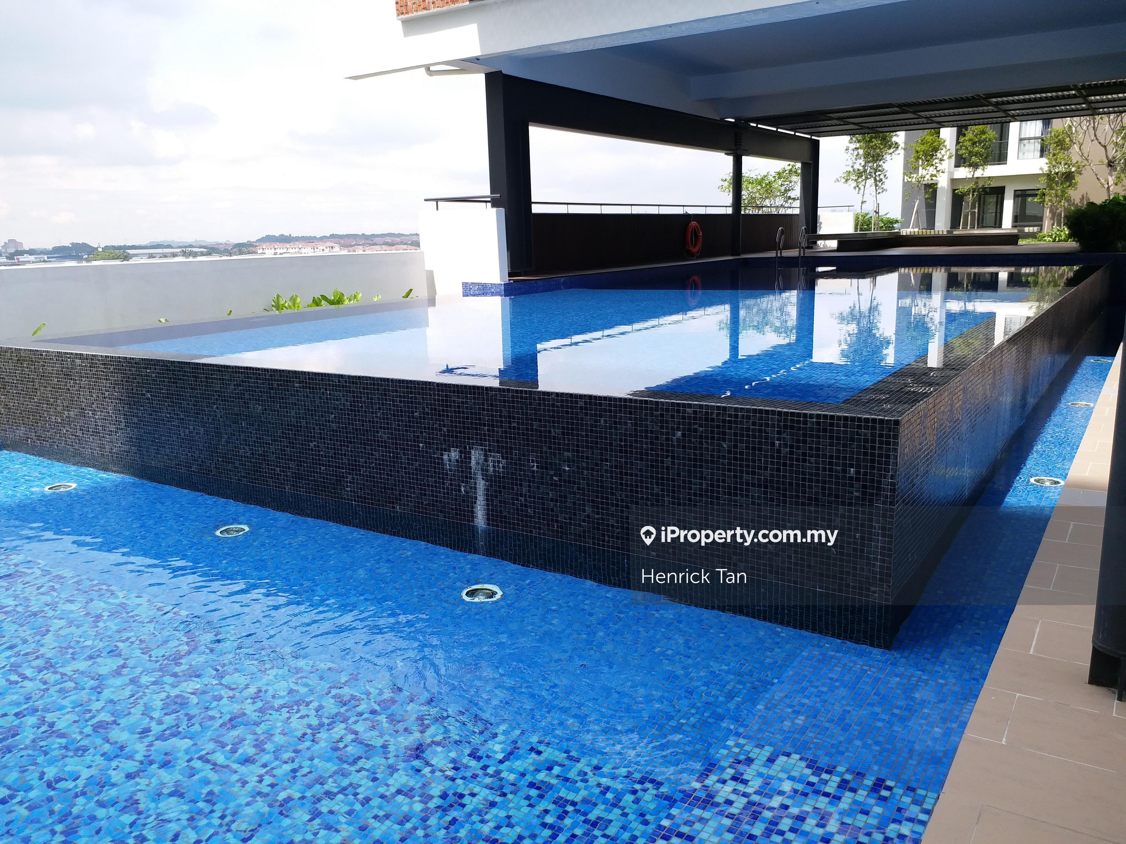 Partly furnished, 2 car parks, Condo facilities