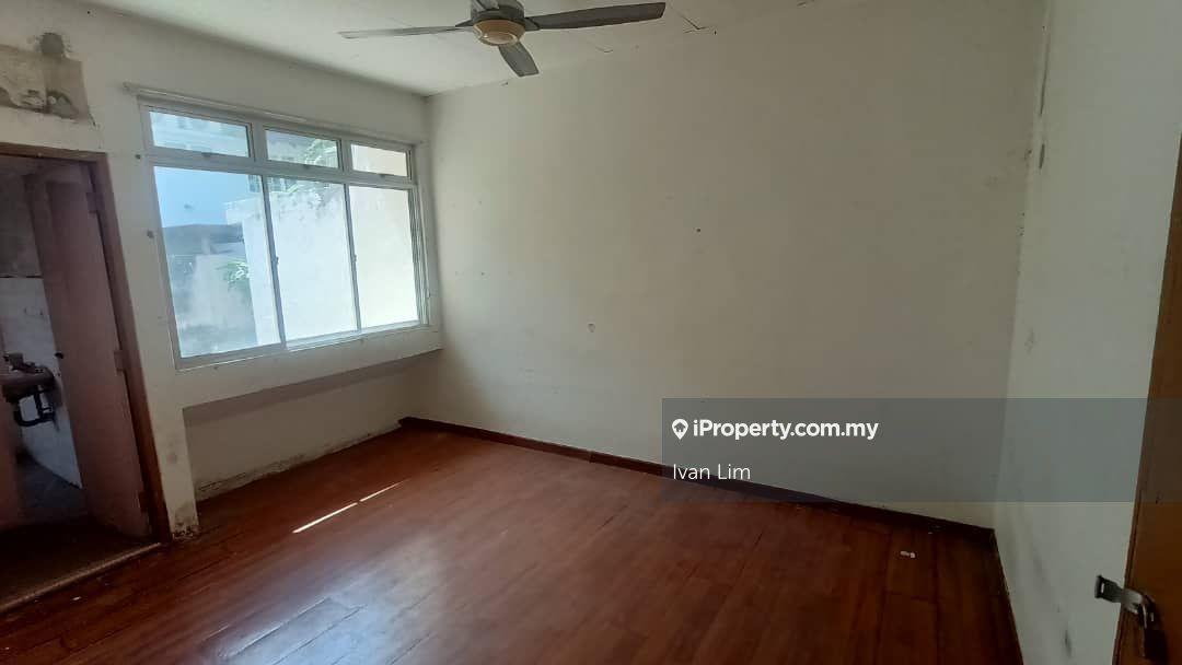 Double Storey House at Taman Desa, Prime Location 