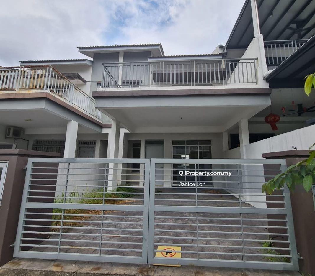 Renovated 2 sty ready move in
