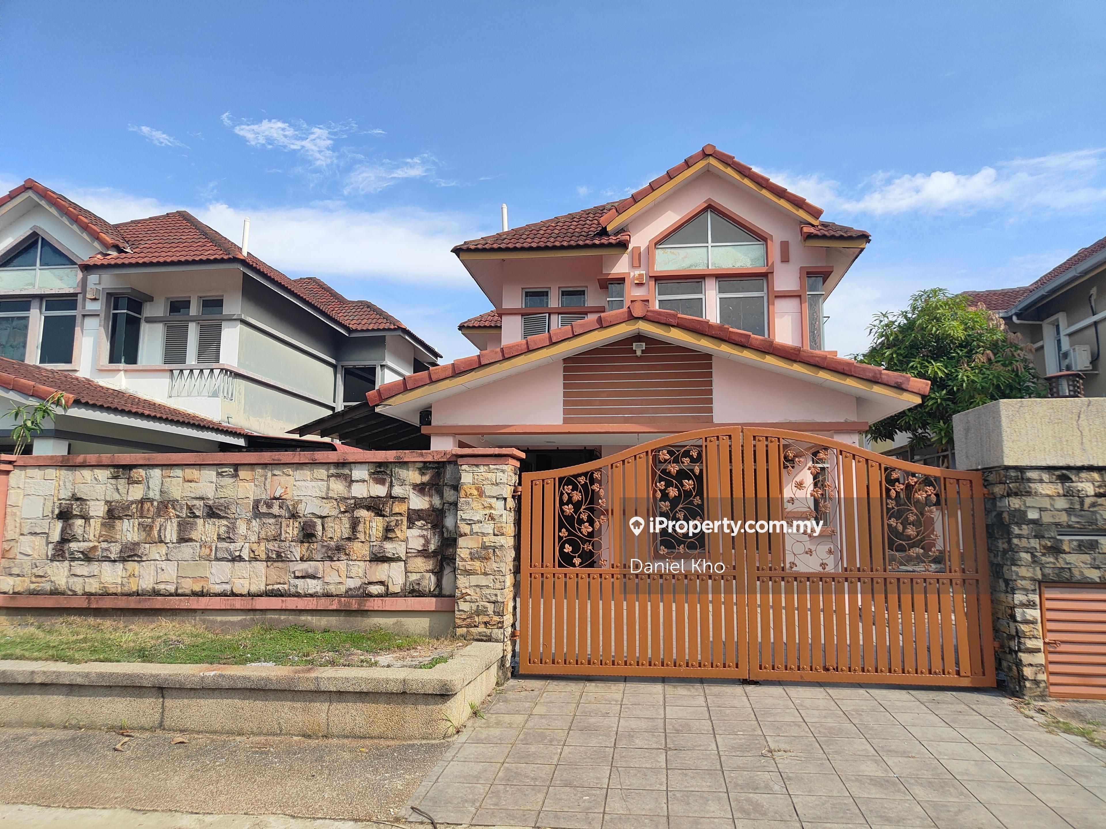 Below market value & new refurbished bungalow near by Pin Hwa 2