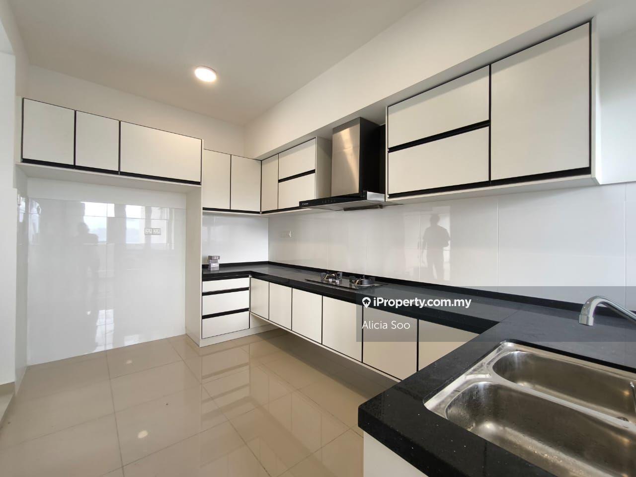 E Park Residence Sri Putra Mas For Sale!