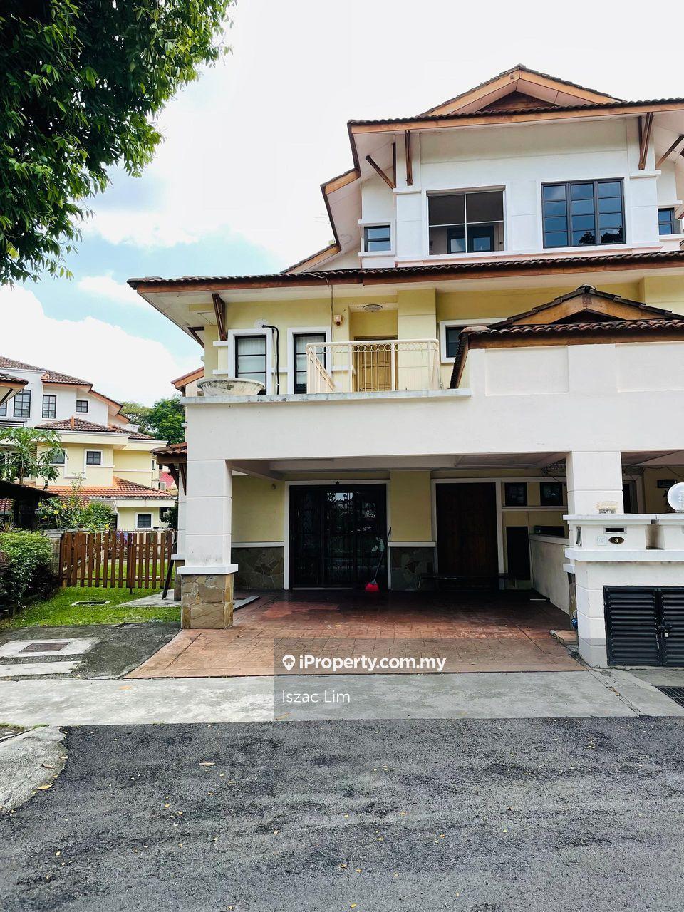 Well Kept 3storey Semi-d for sale