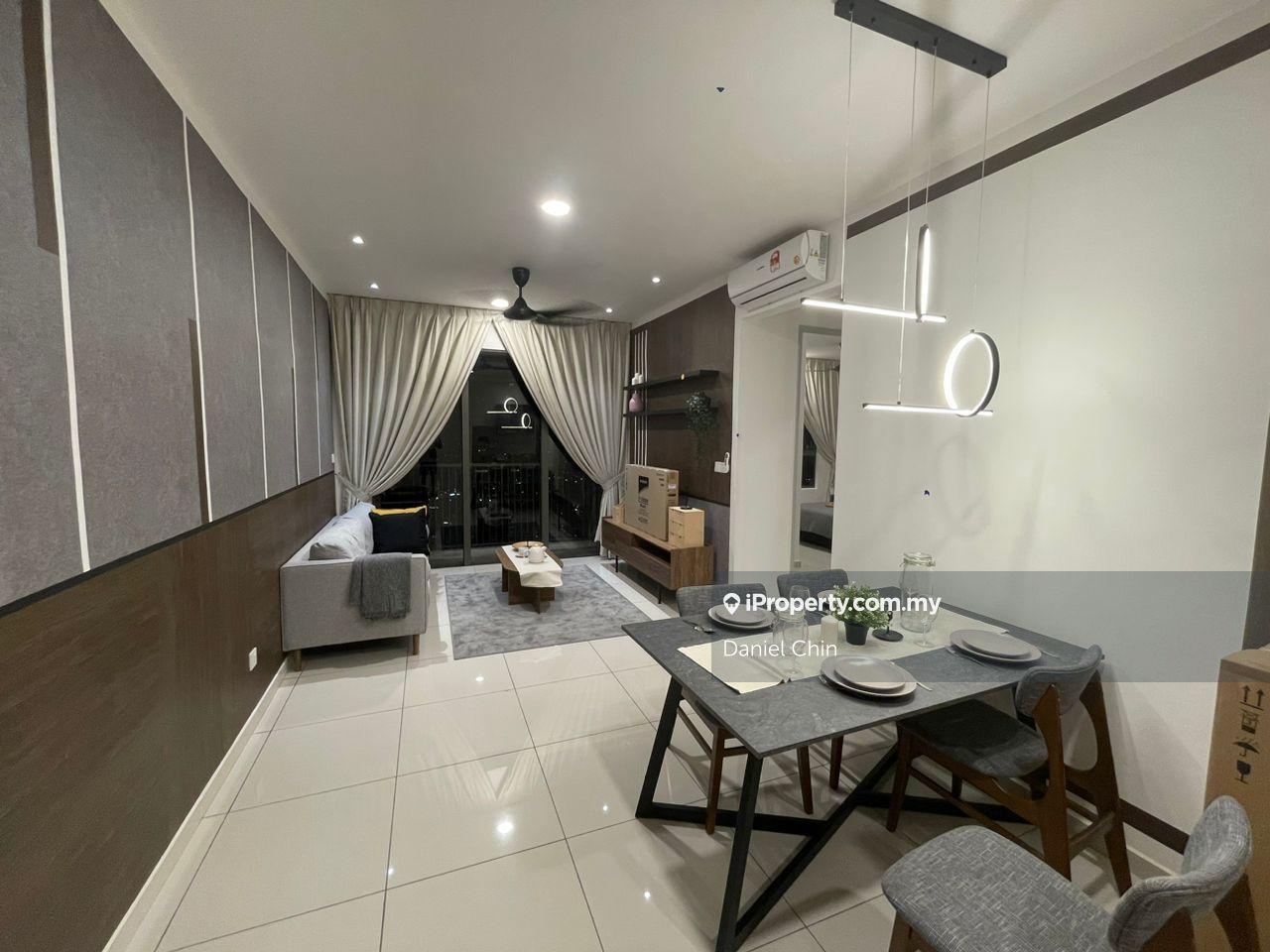 Fully furnished unit / Kitchen Cabinet / Renovated