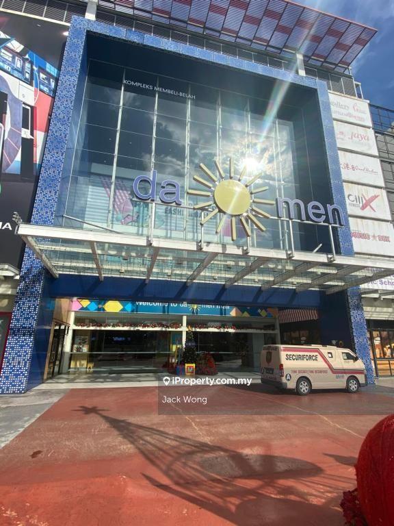 Retails Lot for Rent in Shopping Mall