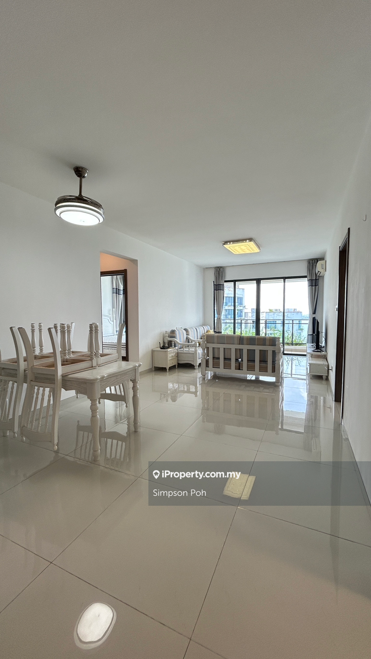 Nice unit 3 bedroom Forest City Gelang Patah