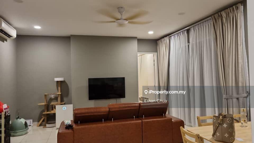 Duet Residence Kinrara Puchong golf course view good condition