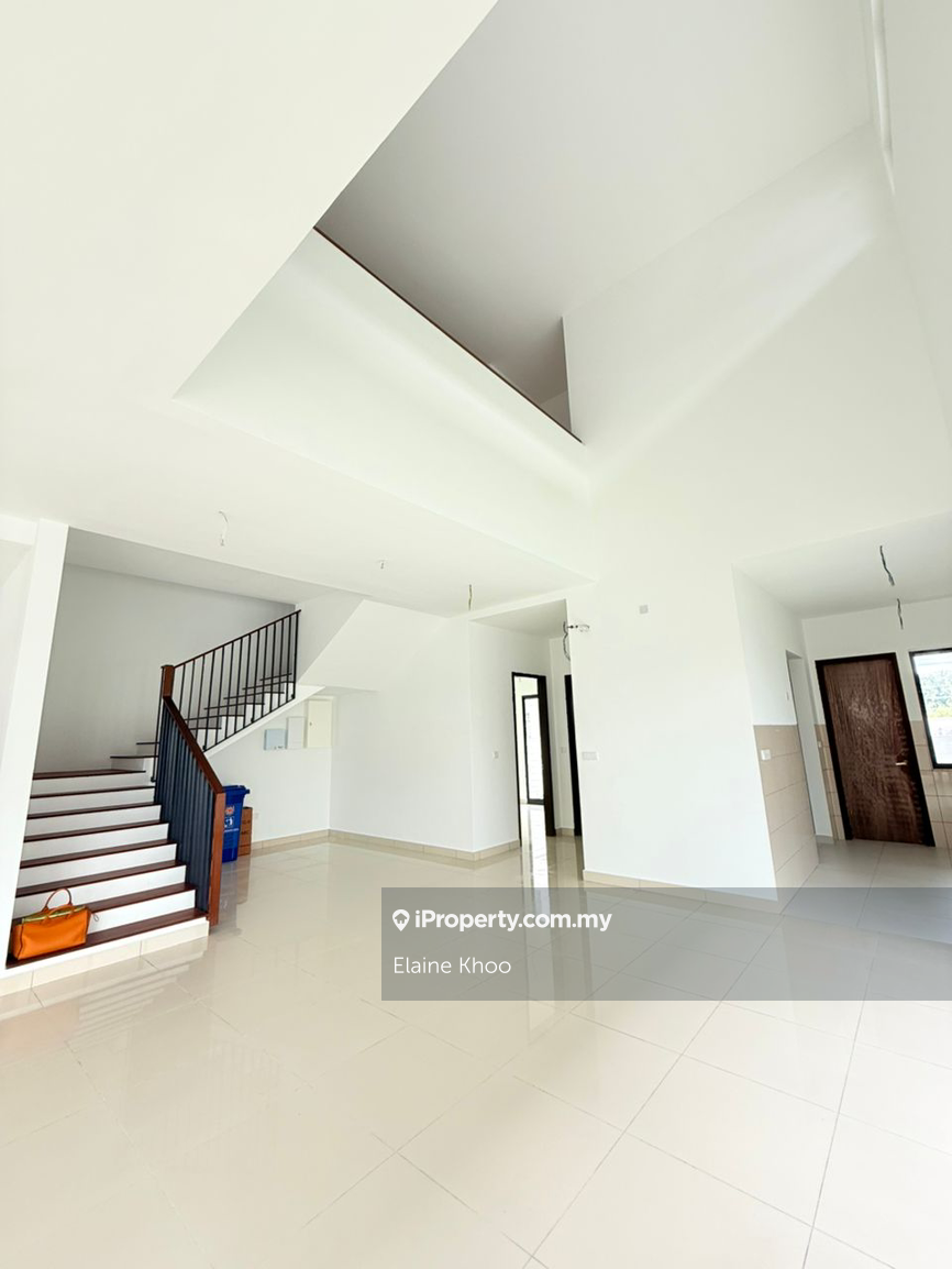 Elmina Green : The Eighth 2sty Semi-D 40x80 for rent