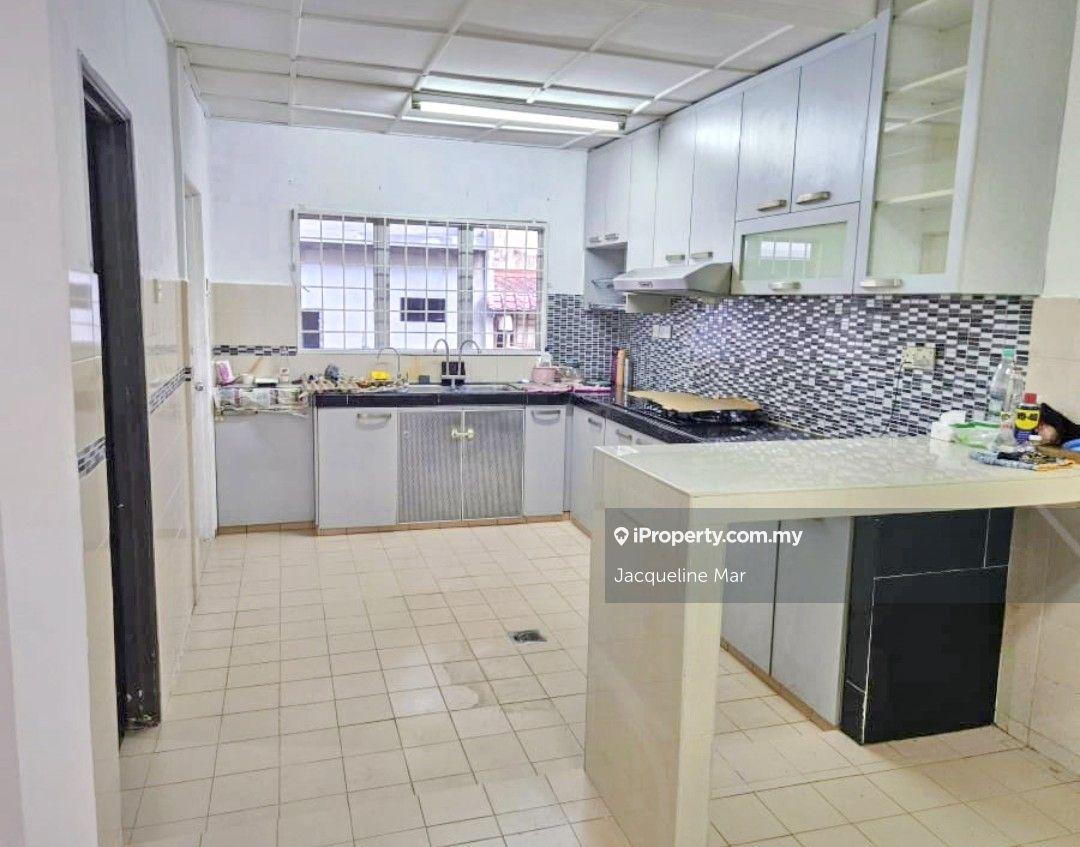 Landed house in bandar mahkota cheras