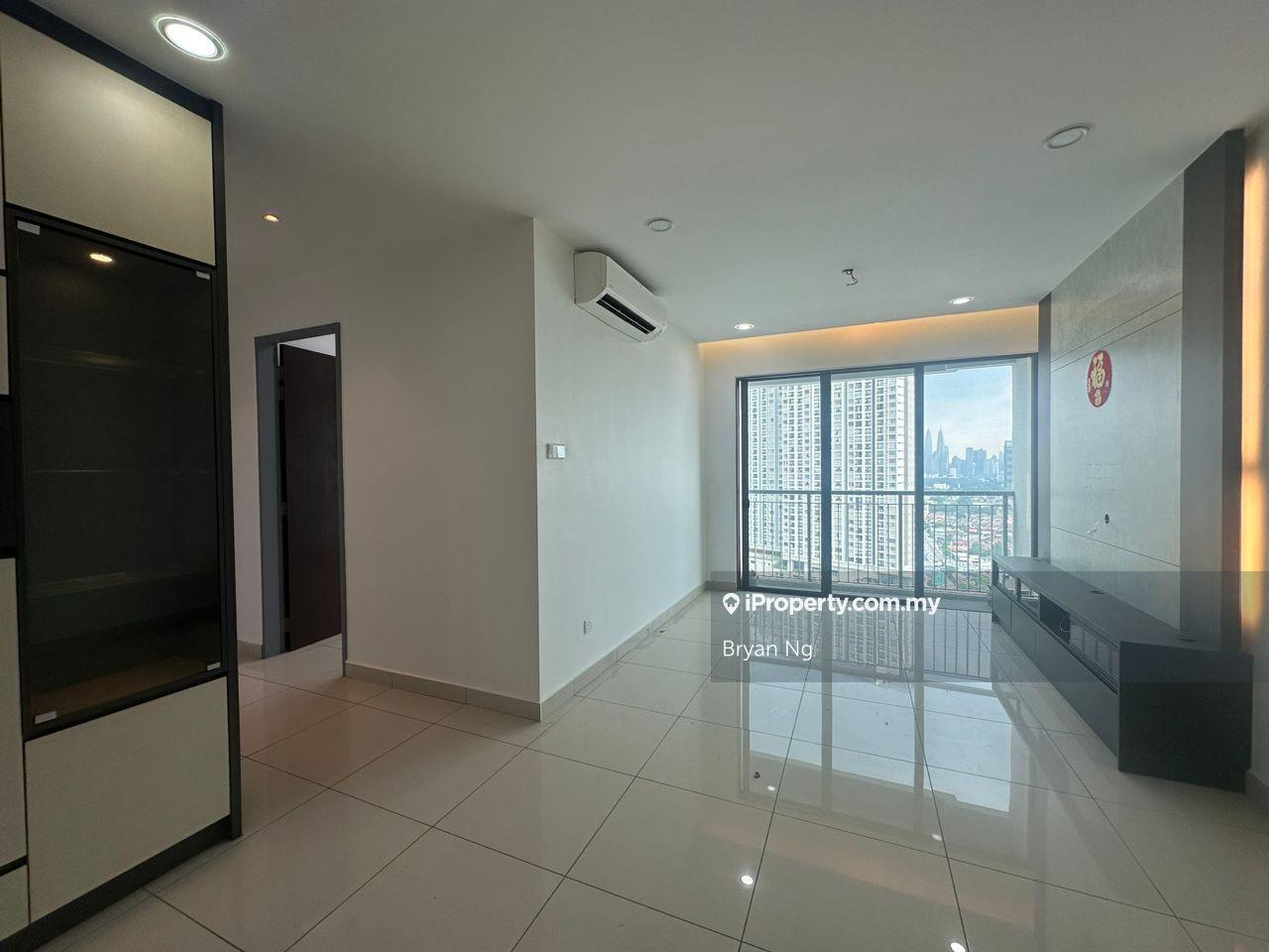 Basic Unit , Kept Well Condition, 2 Car Park ,Below Market Value
