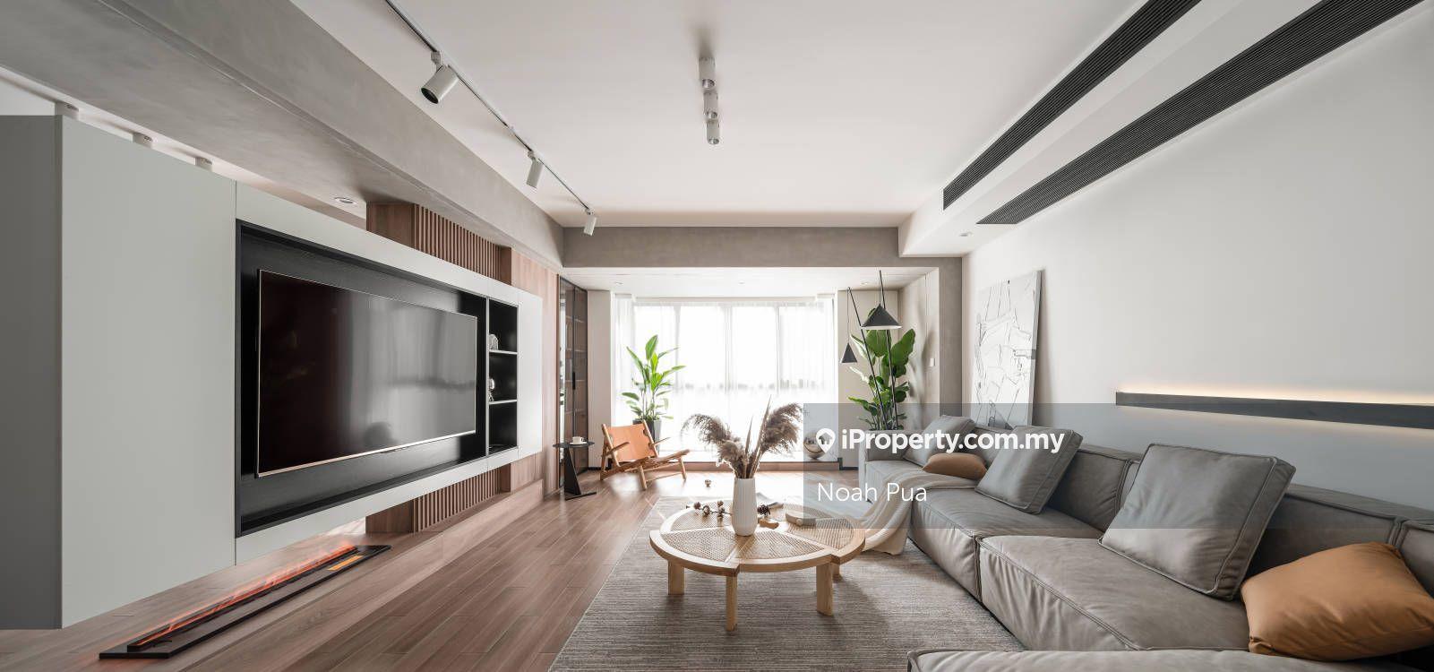 Freehold & Fully Furnished, Walkable to Pavilion 2 & Recreational Park