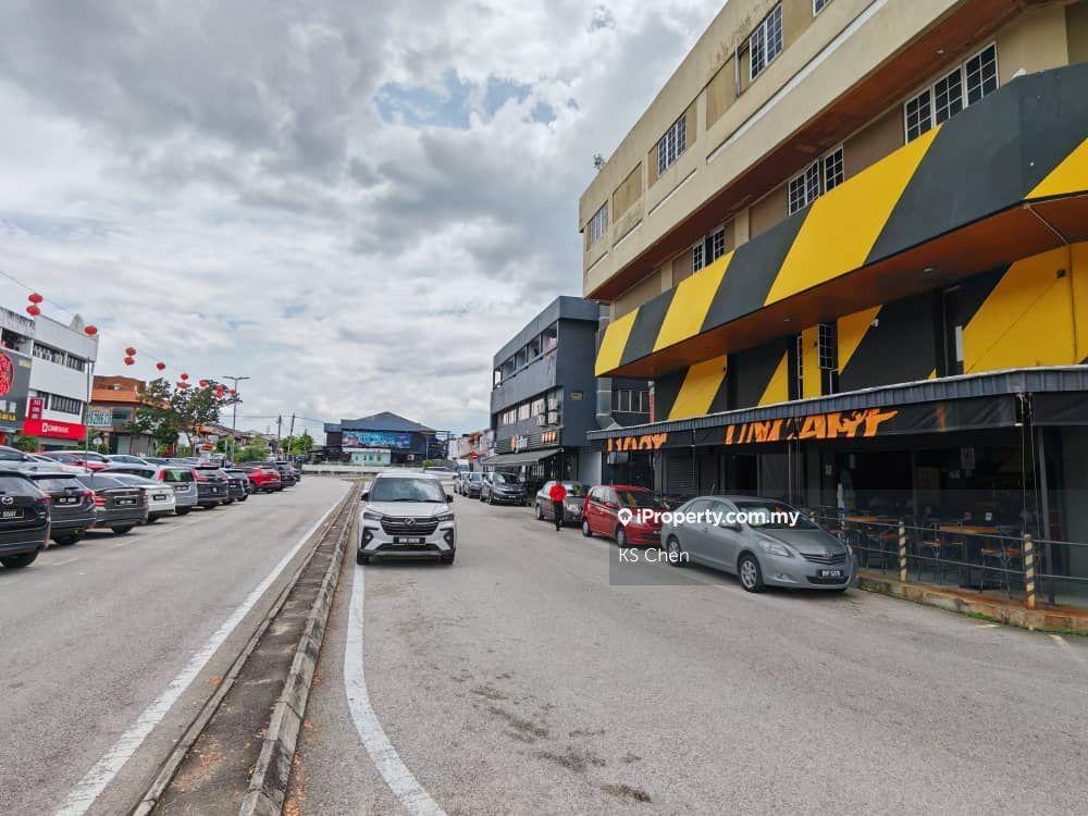 100 % Loan 2.5 Storey Shoplot In SS 2 Petaling Jaya For Sale