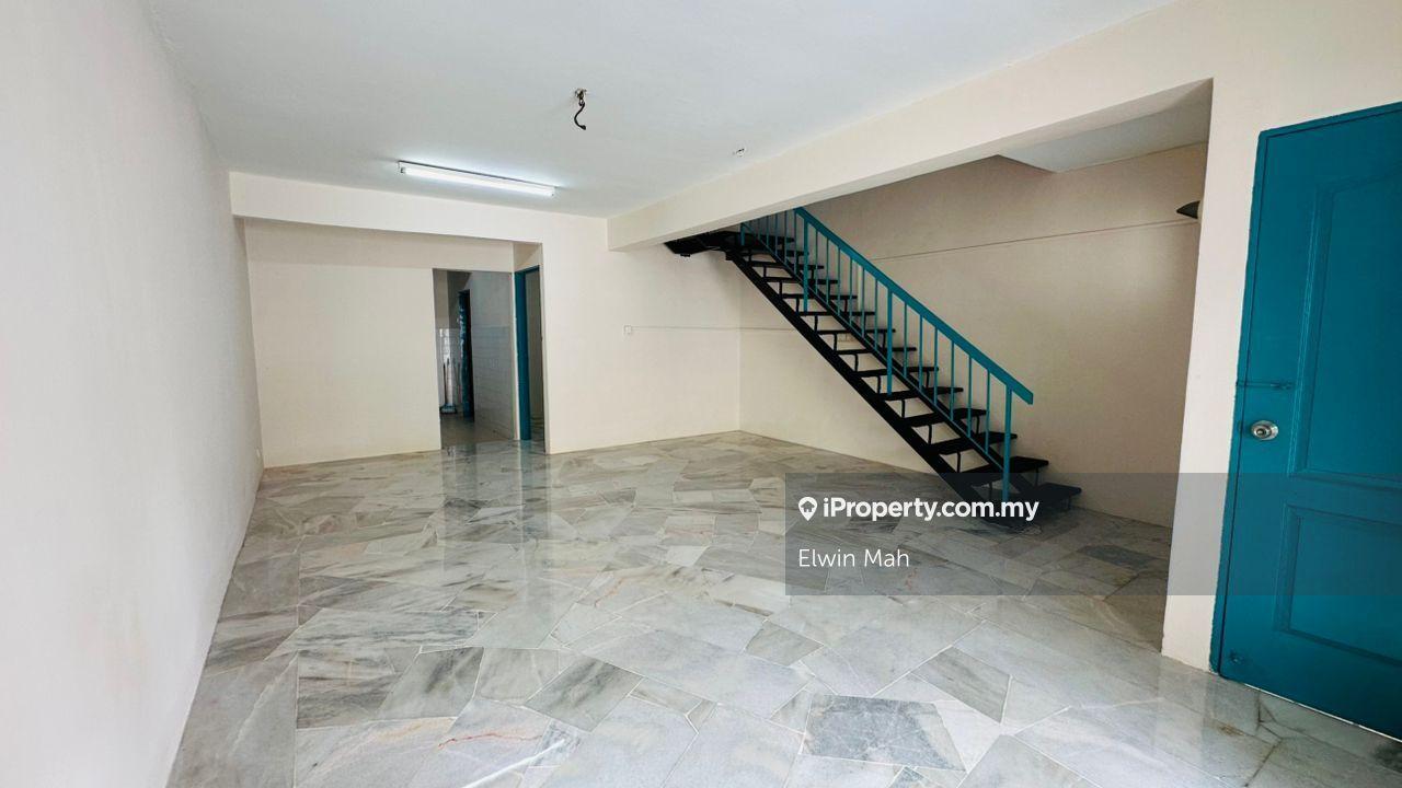 Nice Condition 2 Storey Terrace With Table Top Call Elwin For Viewing