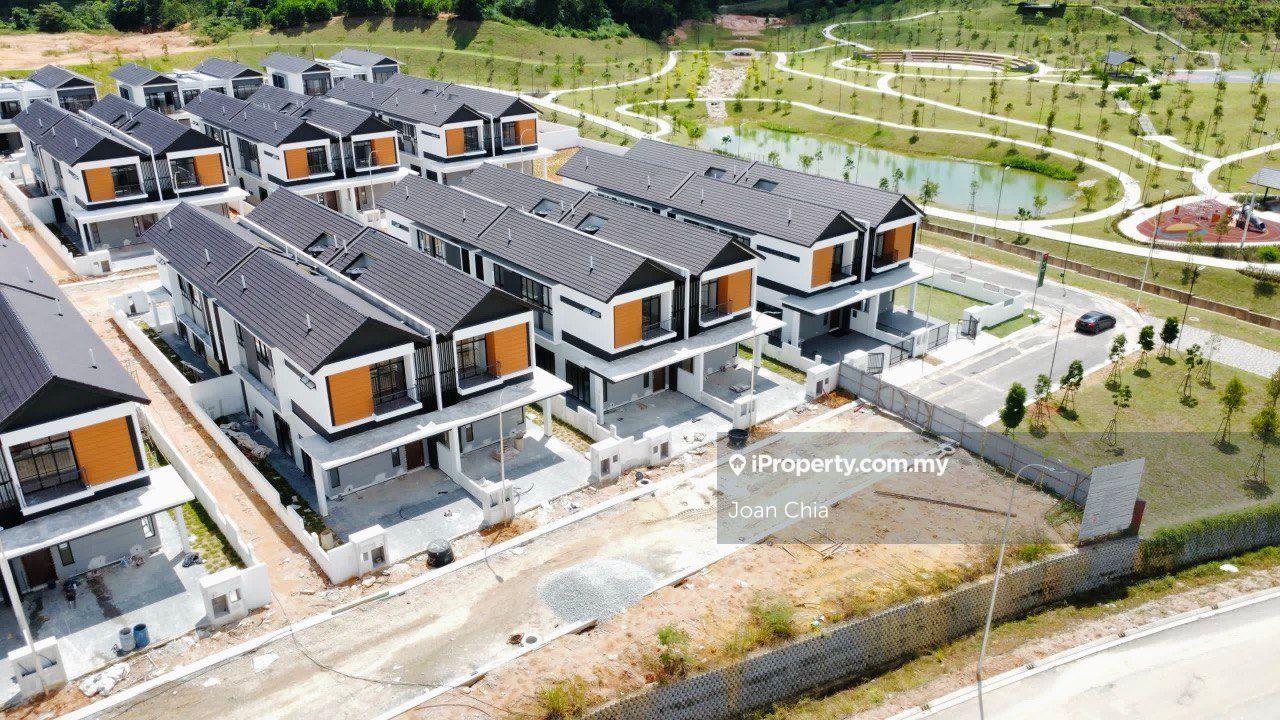 Mount Austin Brand New 2 Storey Cluster House 32x75