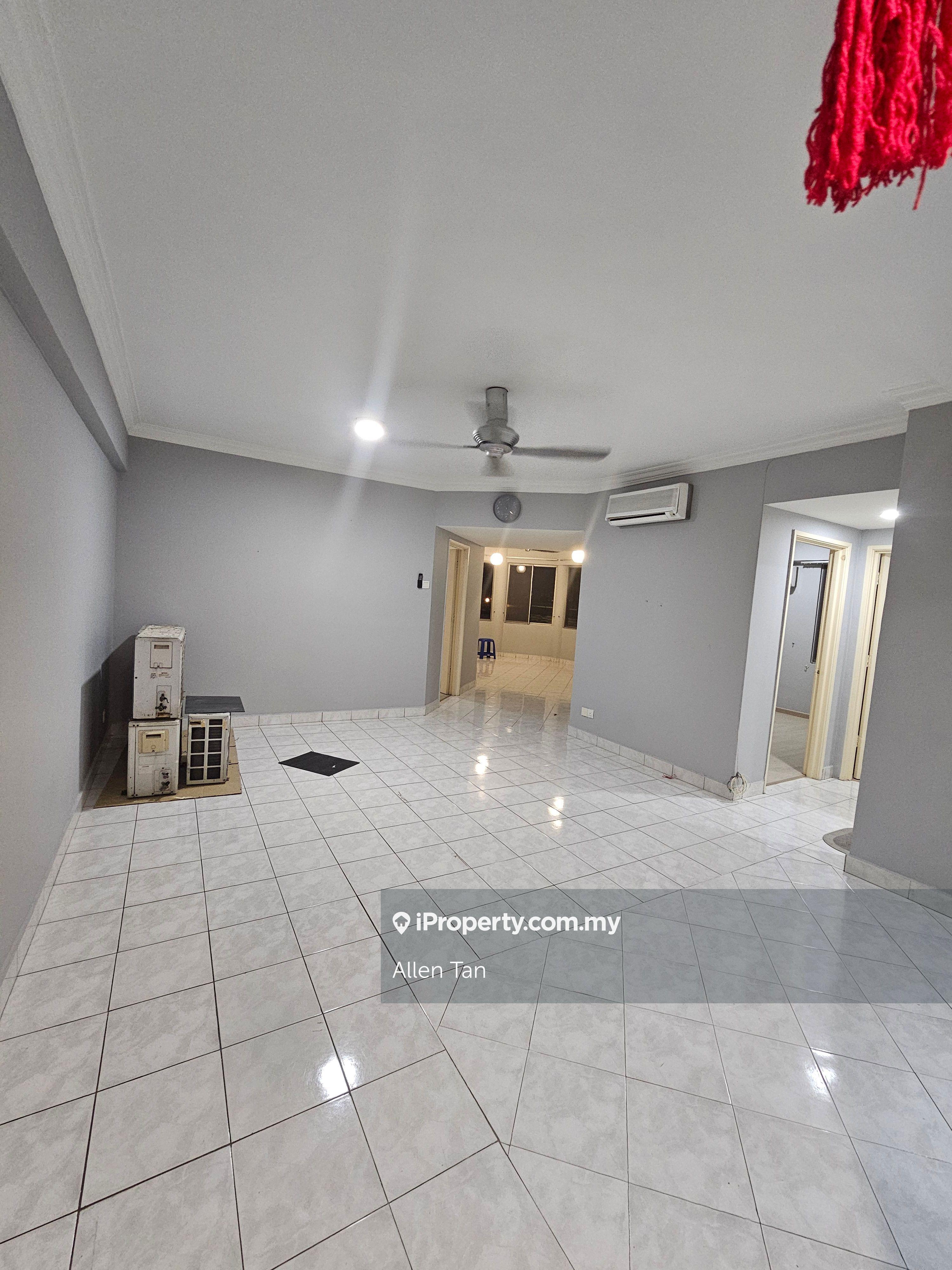 Kelana D'Putera Condo, 1250sf, 3r2b, Partly, 1cp, Kelana Jaya, LRT, PJ