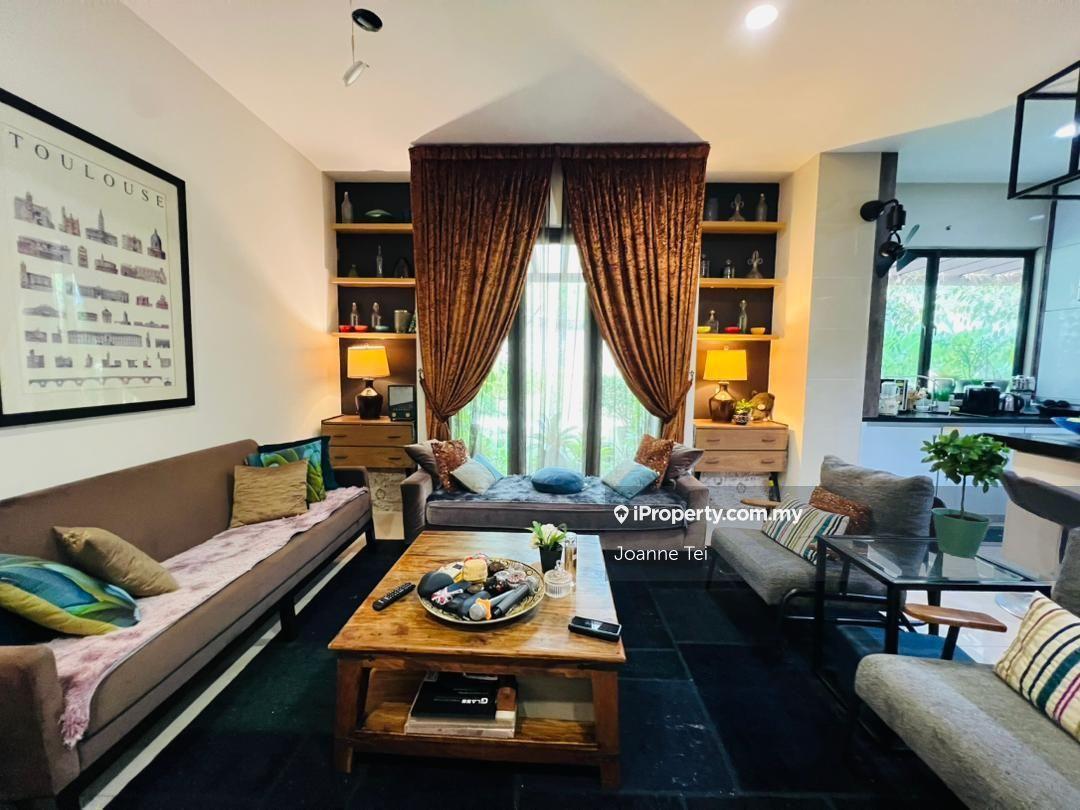 Semi-D house for Sale