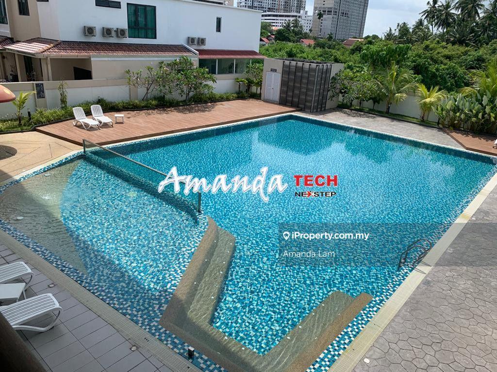 2 sty Renovated Terrace with Gymnasium and Pool for Sale