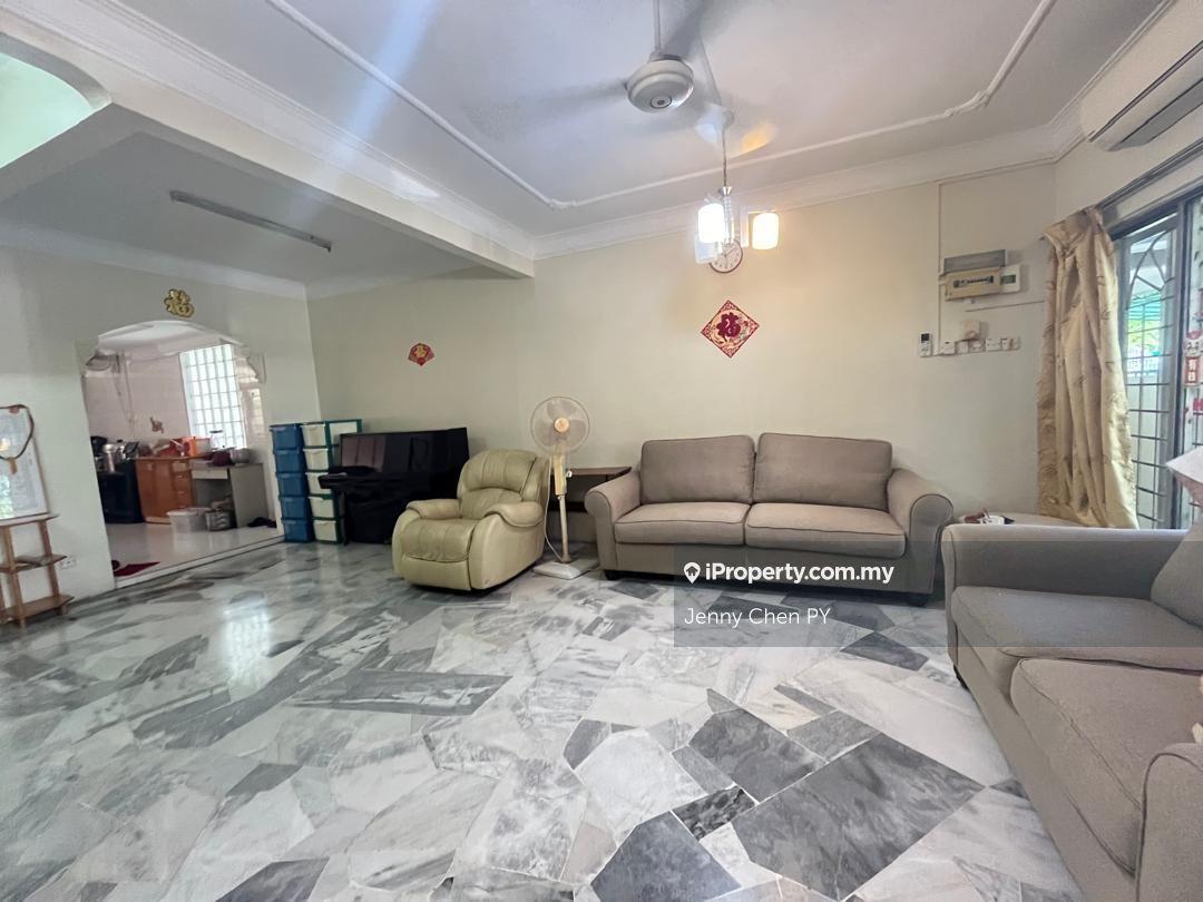 Cheap and Nice 2 storey terrace house with balcony @ Kajang For Sale