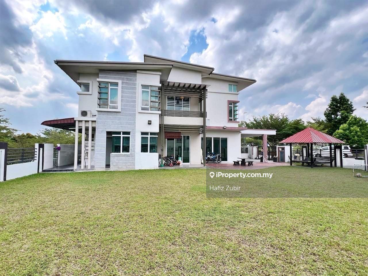 Corner Lot Tanah Luas 5425 sqft