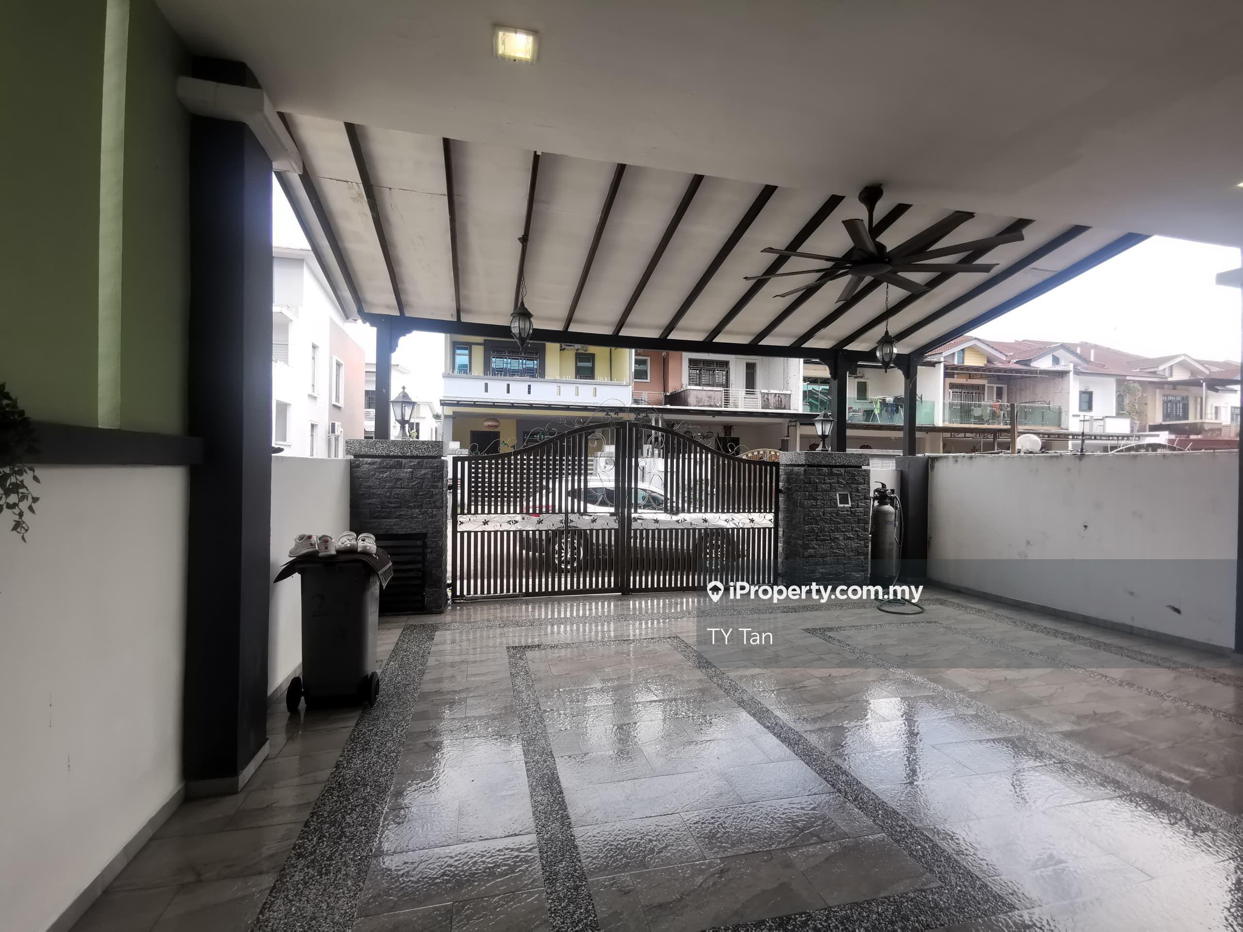 Taman Kempas Utama Double Storey Endlot Below Market Fully Furnished