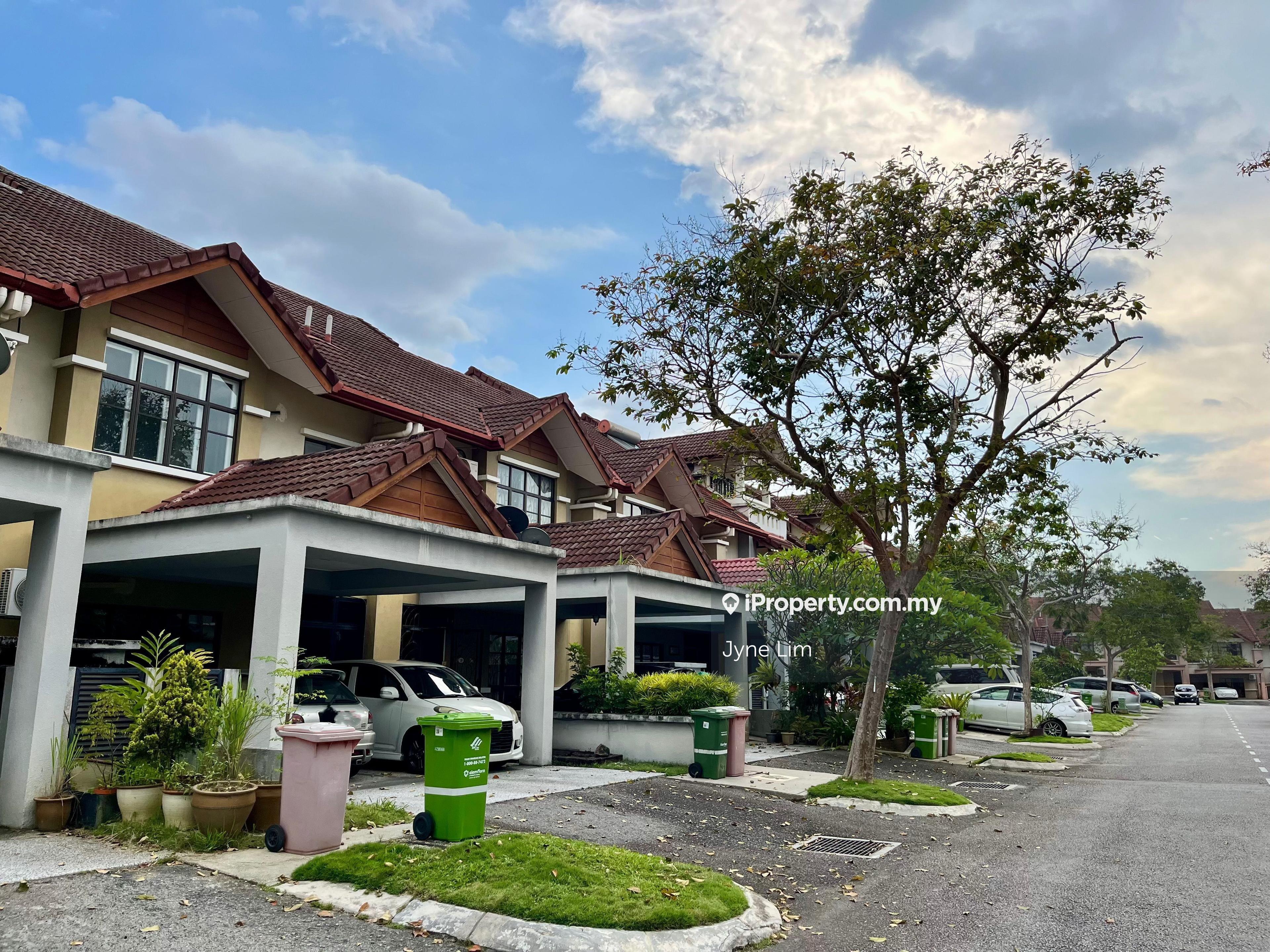 Near Alamanda,schools,restaurants,bank,convenience shops at Putrajaya