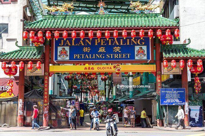Tourism Attraction, Crowded Location