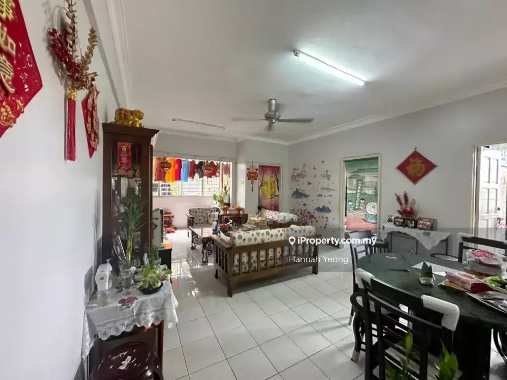 3 Bedroom Unit with 2 Parkings in Sungai Long at Green Acre For Sale